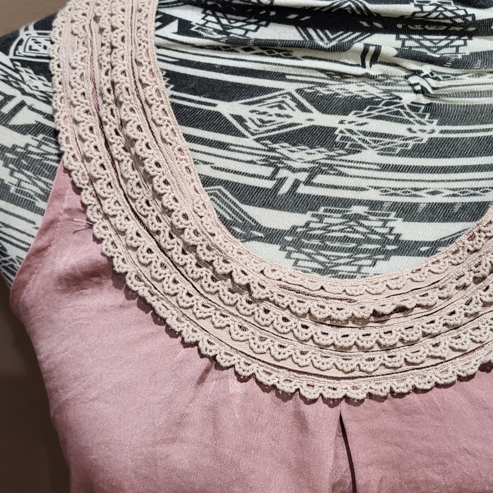 Happening In The Present (H.I.P) Dusty Rose Racerback Sleeveless Blouse - Picture 2 of 8